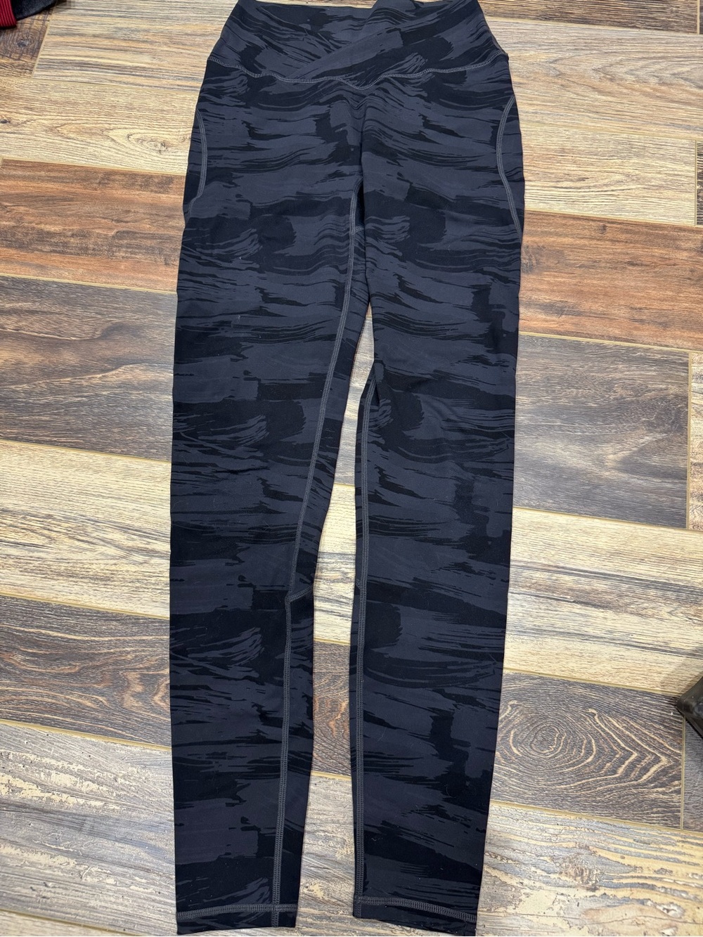 Alphalete Surface Pocket Legging - Grey Canvas Camo Women’s Leggings